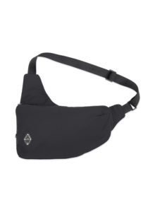Liebhaber der urbanen Gartenparties? Die Diamond Holster Bag wird schnell zu ihrem go-to Accessoire werden. // A-Cold-Wall Diamond Holster Bag