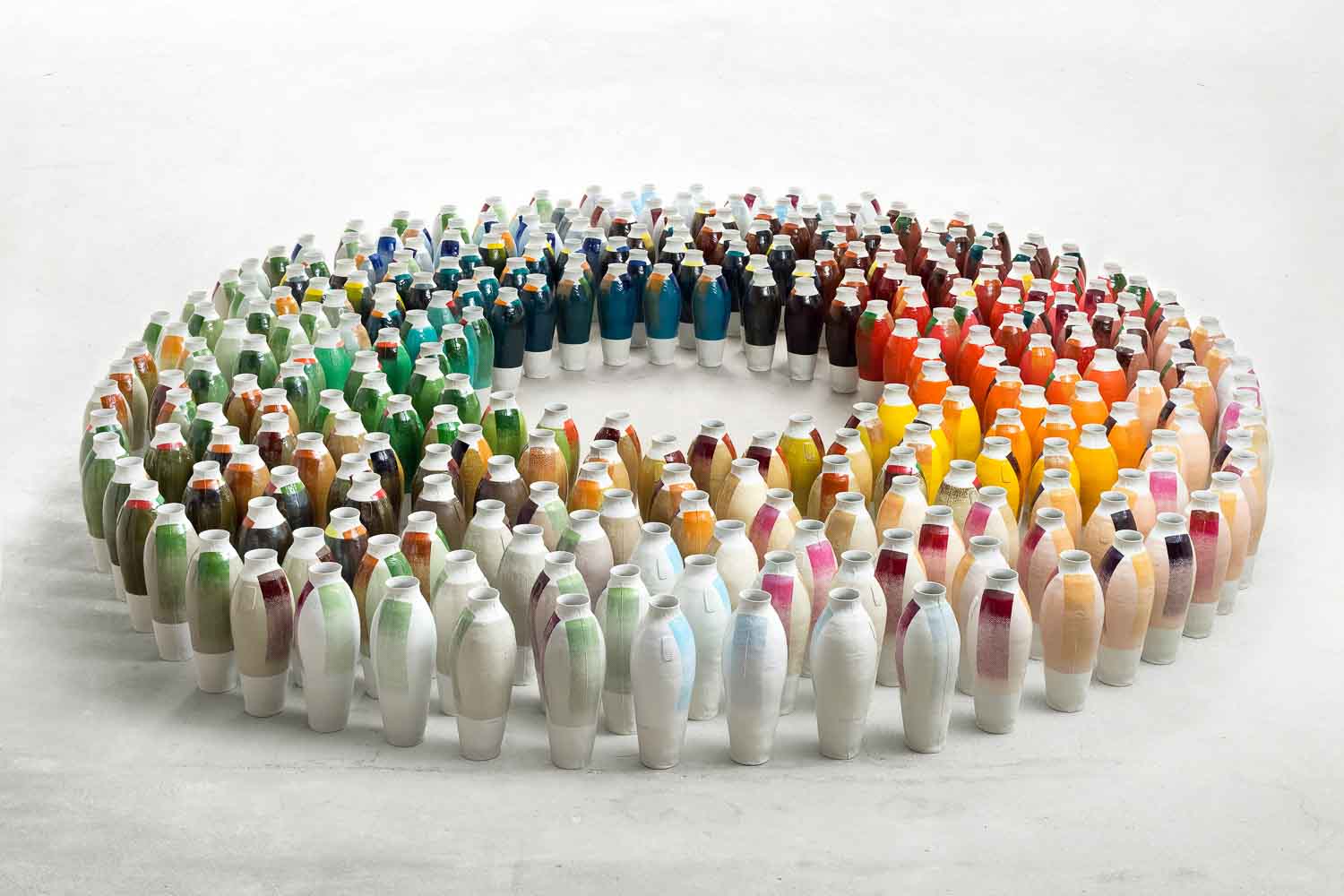 Hella Jongerius, Coloured Vases Serie, 2010, ©VG Bild-Kunst, Bonn 2024; Foto: Gerrit Schreurs