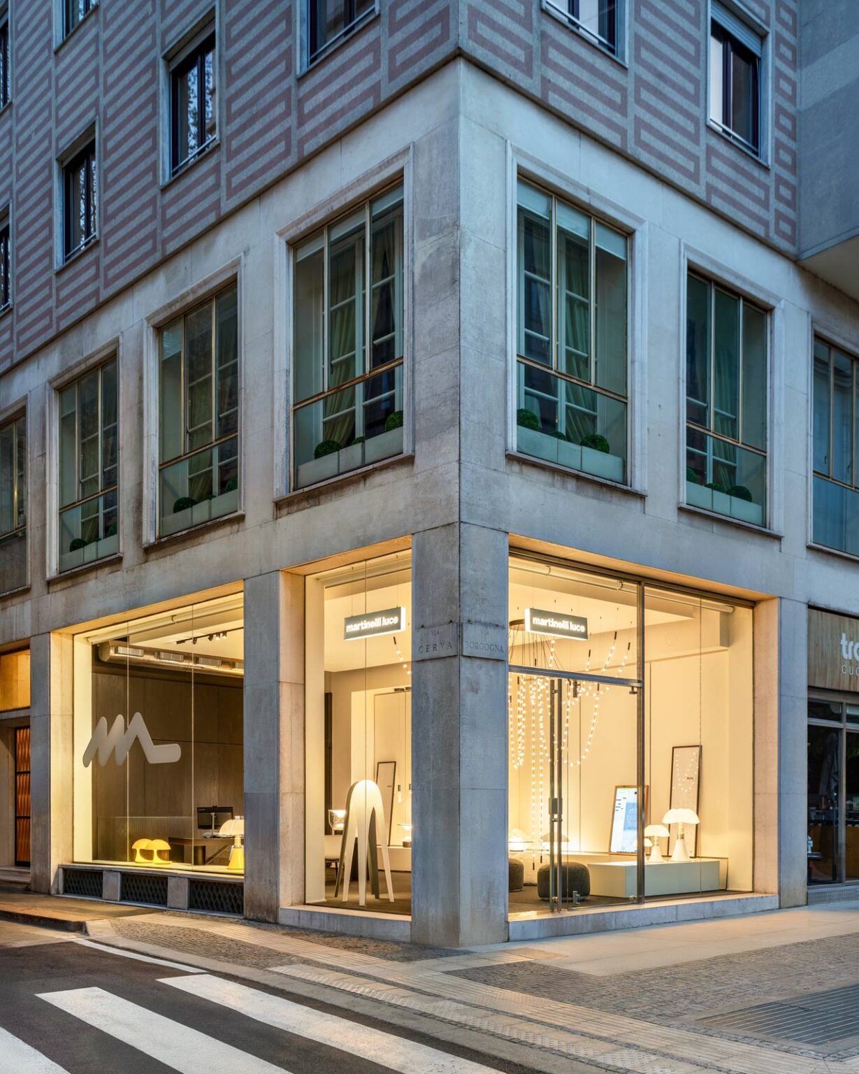 MARTINELLI LUCE Showroom Milano © Diego Laurino Architectural Photographer
