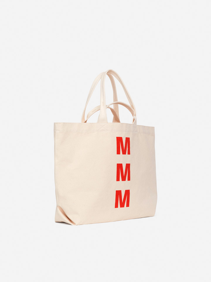 ARKET x Massproductions: Minimalistisch, verspielt, unwiderstehlich