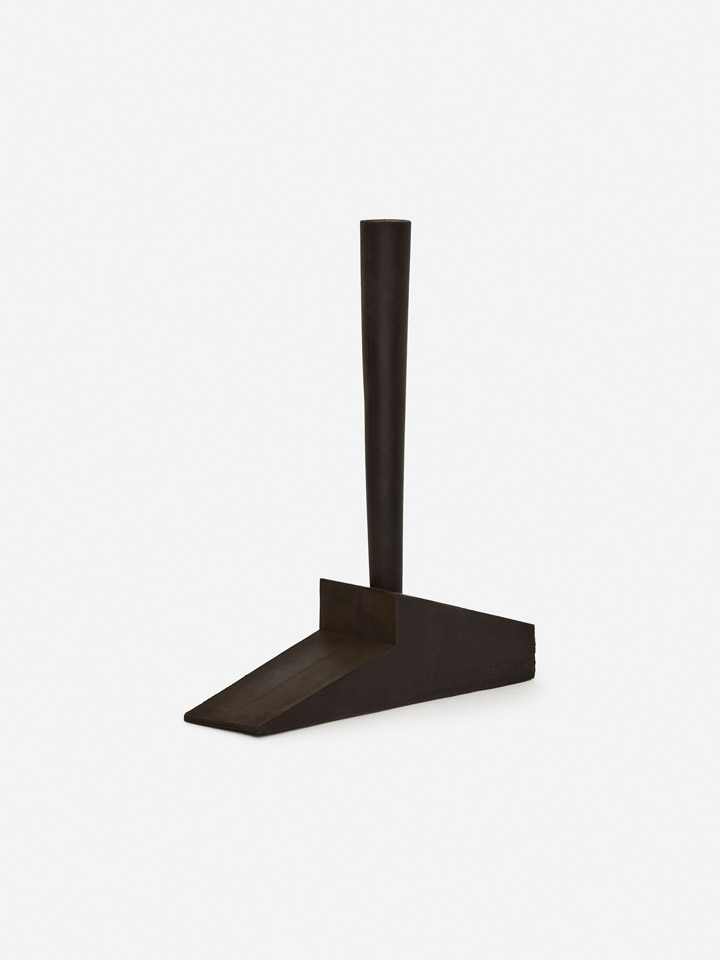 ARKET x Massproductions: Minimalistisch, verspielt, unwiderstehlich